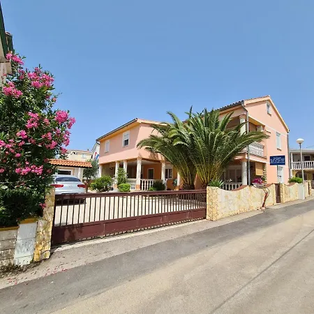 Cozy Tuka 4 Near The Вир